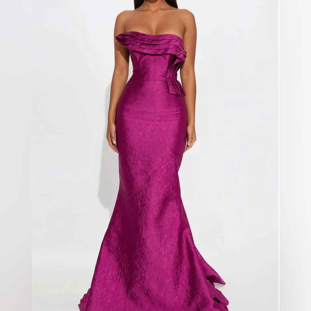 Elegant Magenta Evening Gown